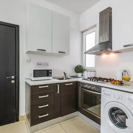 Apartment - Portomaso Area San Ġiljan