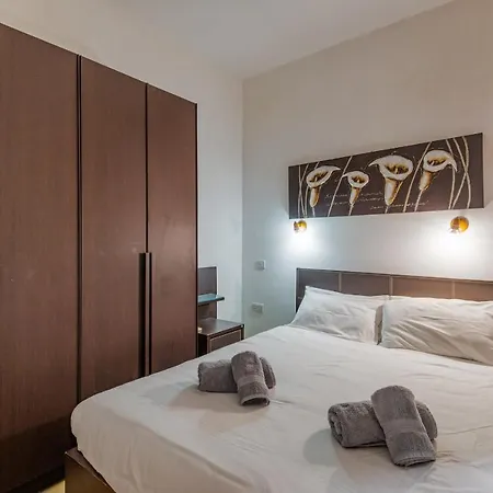 Apartment - Portomaso Area *